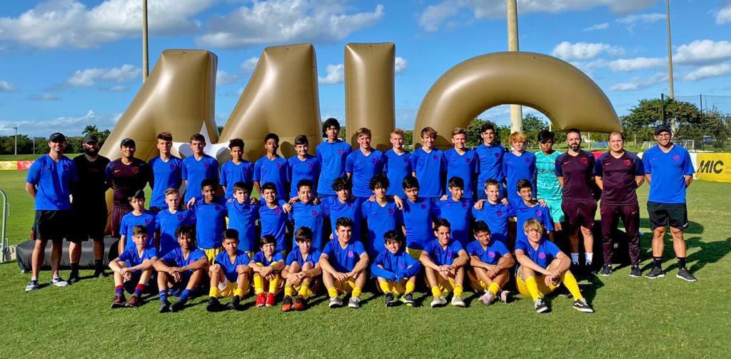 A group picture of the Barca Residency Academy U-15s and U-16s at the MIC USA Tournament